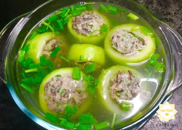 Làm "canh bí dồn thịt hầm" ngon, bổ, rẻ