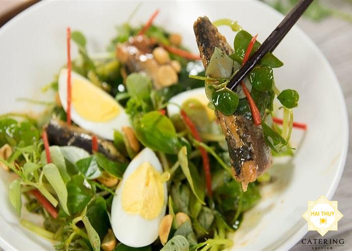 Bí quyết làm salad cá mòi ngon tuyệt vời